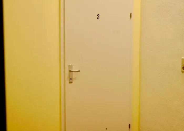 U6 Schoepfwerk 9 Δωμάτια σε οικογενειακή κατοικία *
