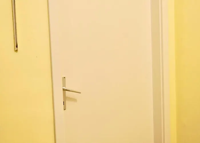 U6 Schoepfwerk 9 Δωμάτια σε οικογενειακή κατοικία Βιέννη